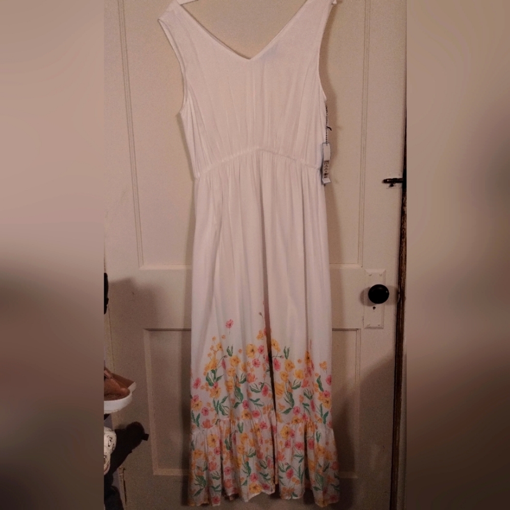 Draper James (NWT) White With Yellow And Coral Flower. Size 14 Maxi Dress